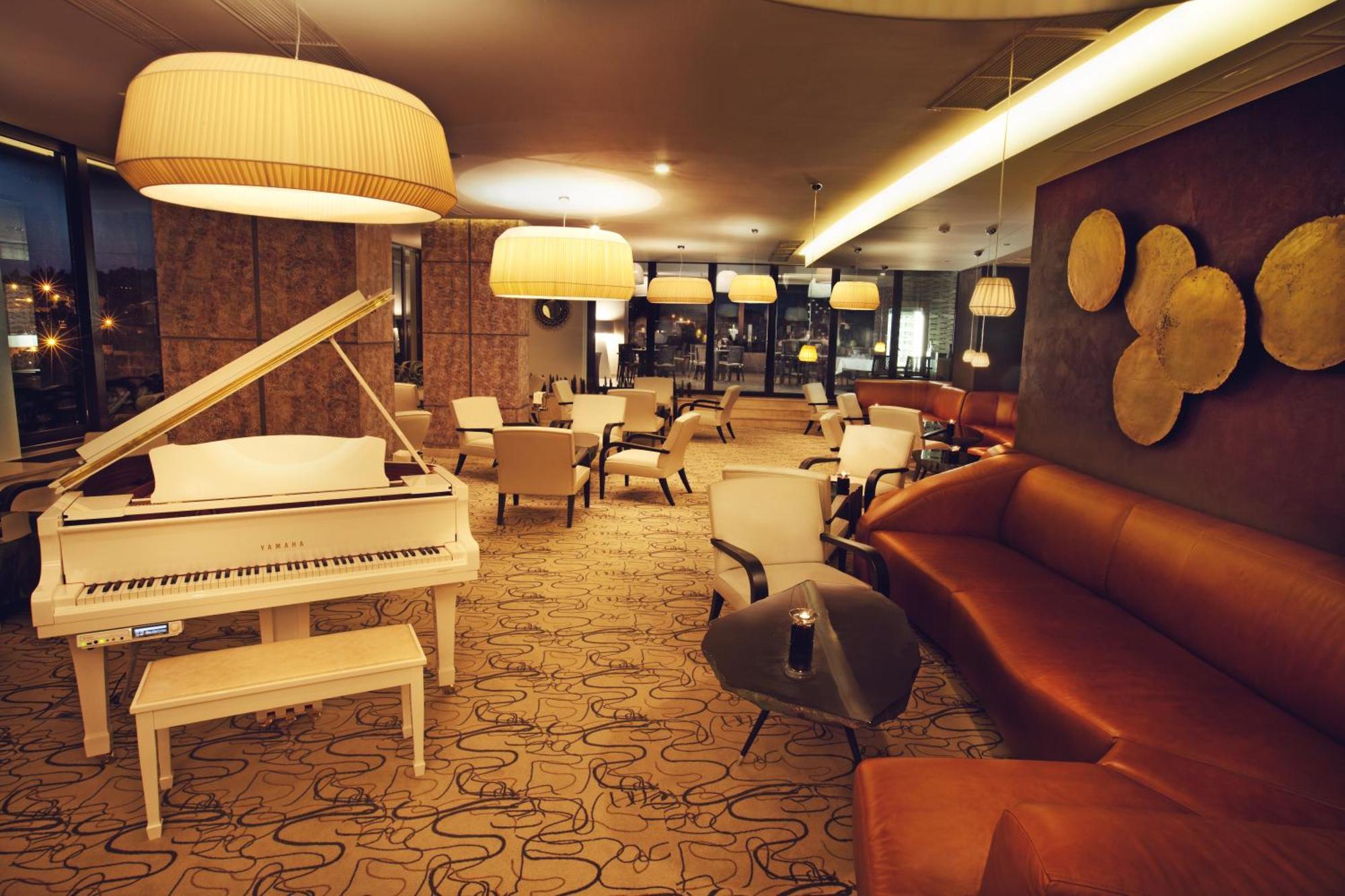 Mirotel Resort And Spa Truskavets Eksteriør bilde The lounge at the airport